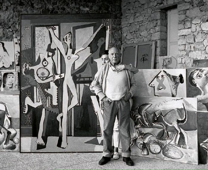 Picasso tại phòng vẽ