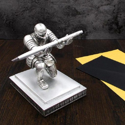 Giá đỡ bút ký kiêm chặn giấy hiệp sĩ Knight bạc
